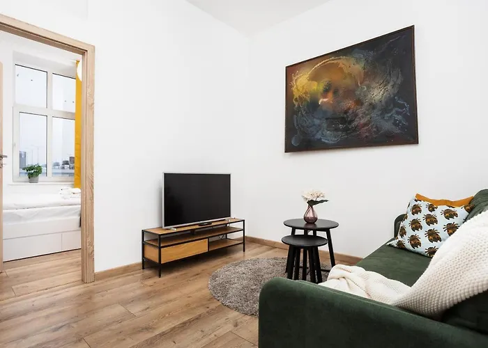 Bosacka Apartments X 1\' Main Train & Bus Station - By Upstairs